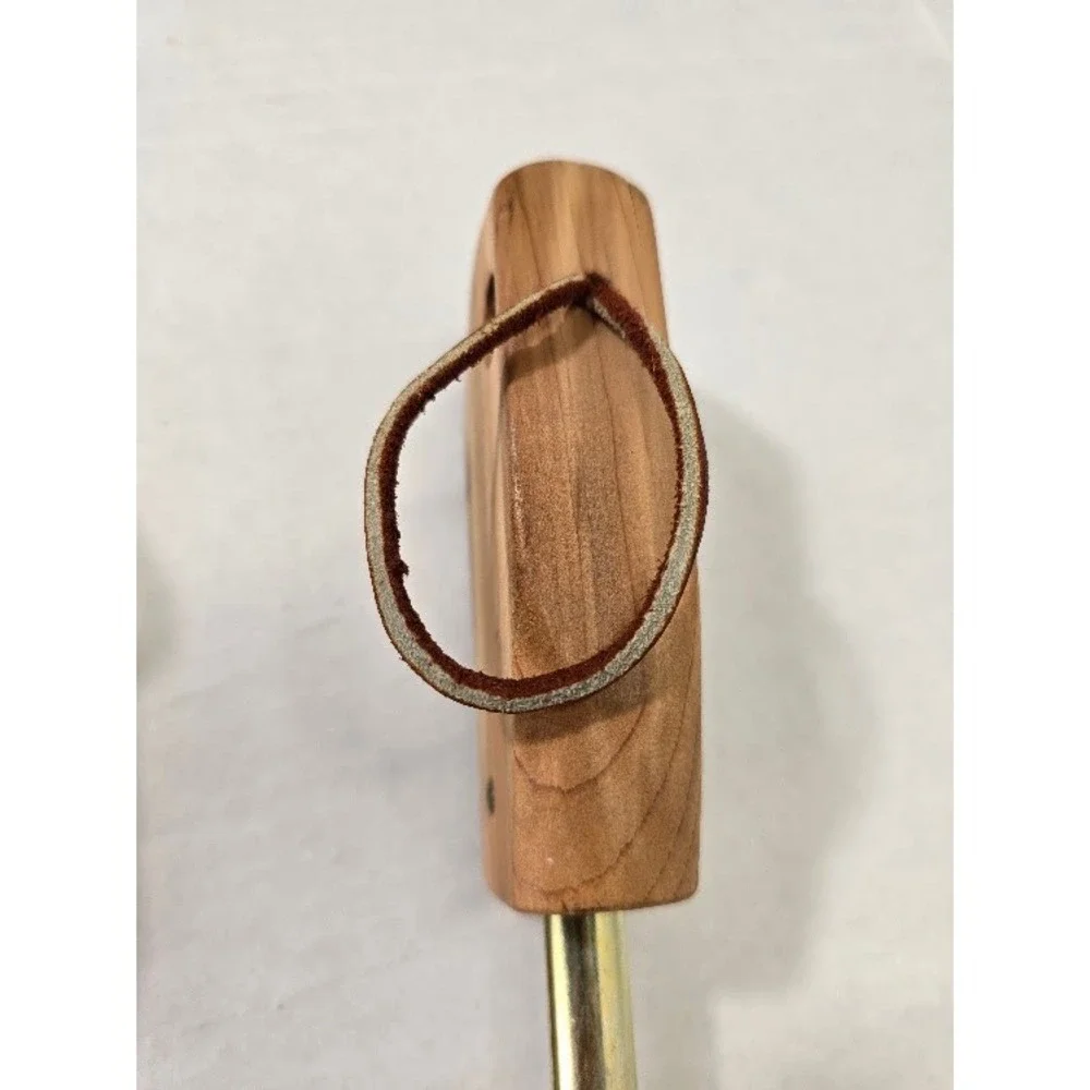 Golf Day Shoe Trees Mens XL Brown Good Aromatic Cedar Wood